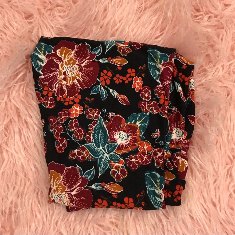 LuLaRoe NWOT OS (0-10) Leggings